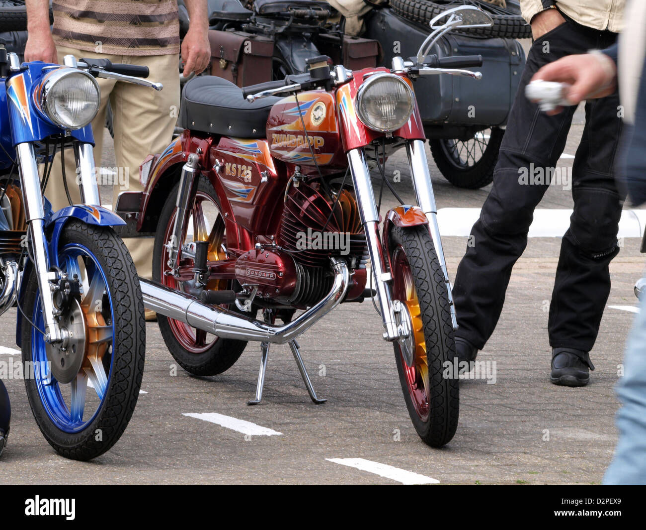 Zündapp Motorräder sind eine deutsche Marke, die für ihr innovatives Design und ihre hochwertige Technik bekannt ist. Sie wurden im 20. Jahrhundert für ihre zuverlässige Leistung und ihren unverwechselbaren Stil beliebt. Stockfoto