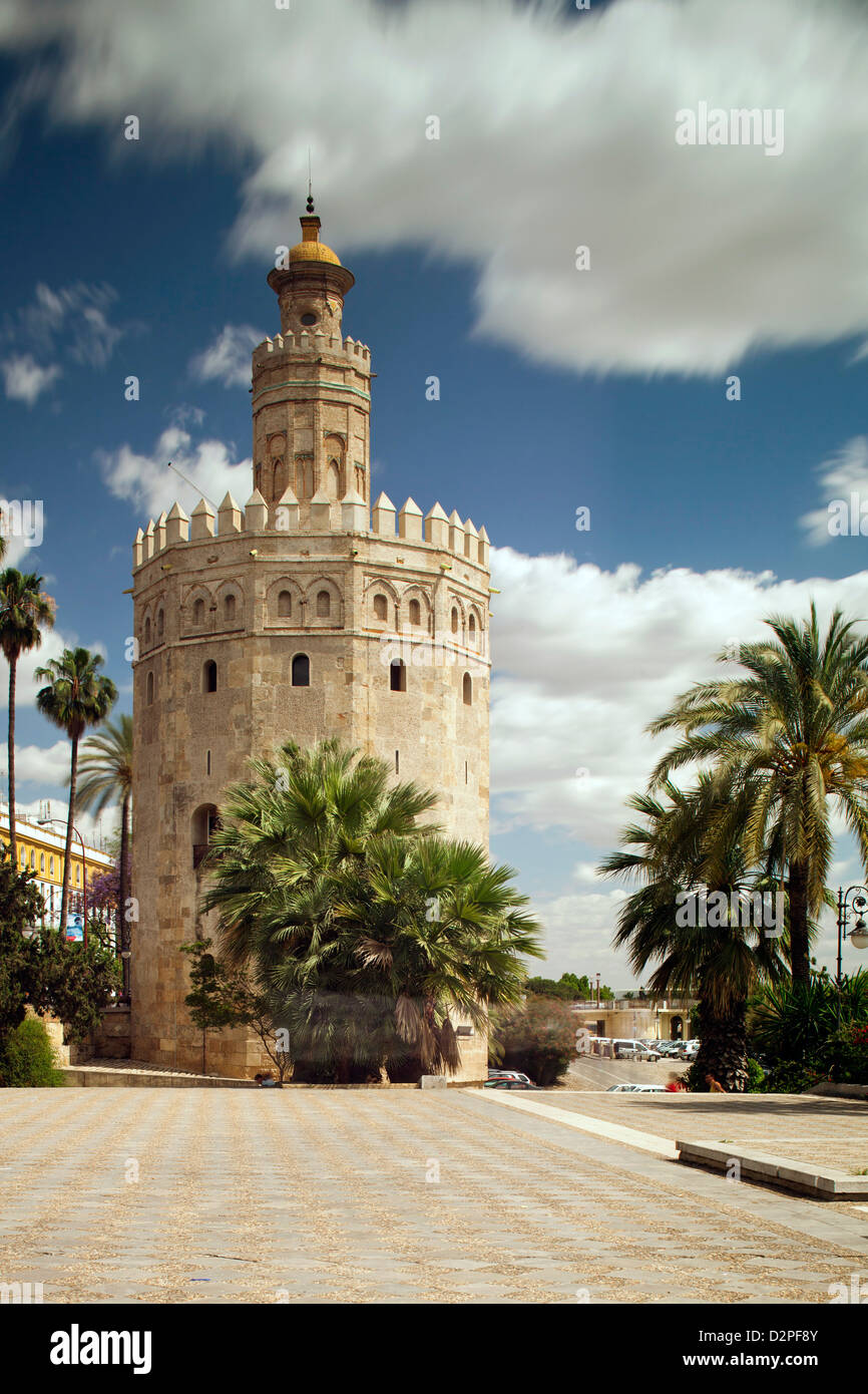 Sevilla, Spanien, der Torre del Oro Stockfoto