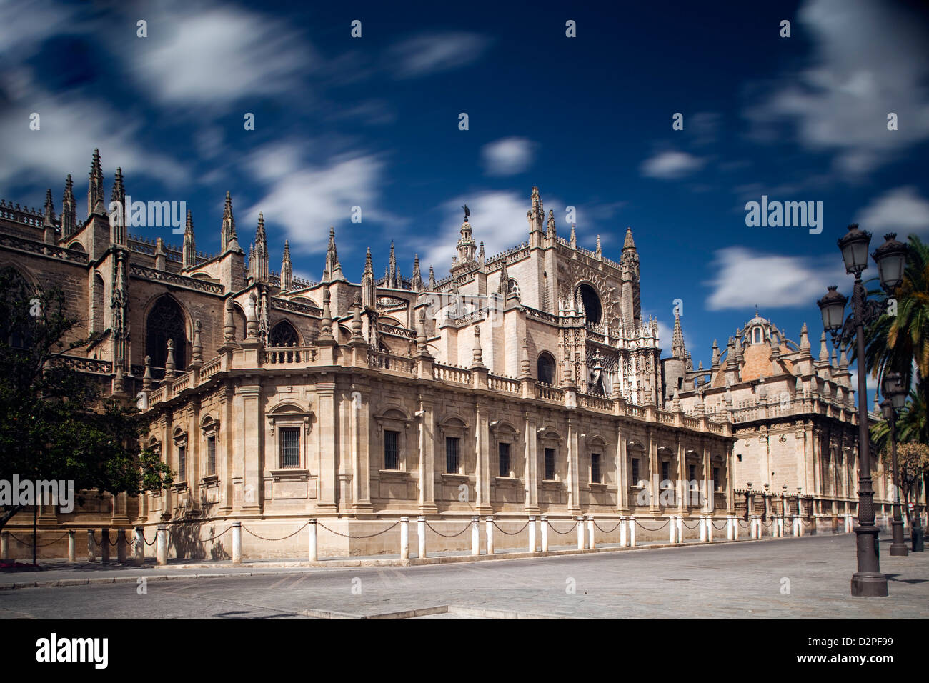 Sevilla, Spanien, der Südseite des Santa Maria De La Sede Stockfoto