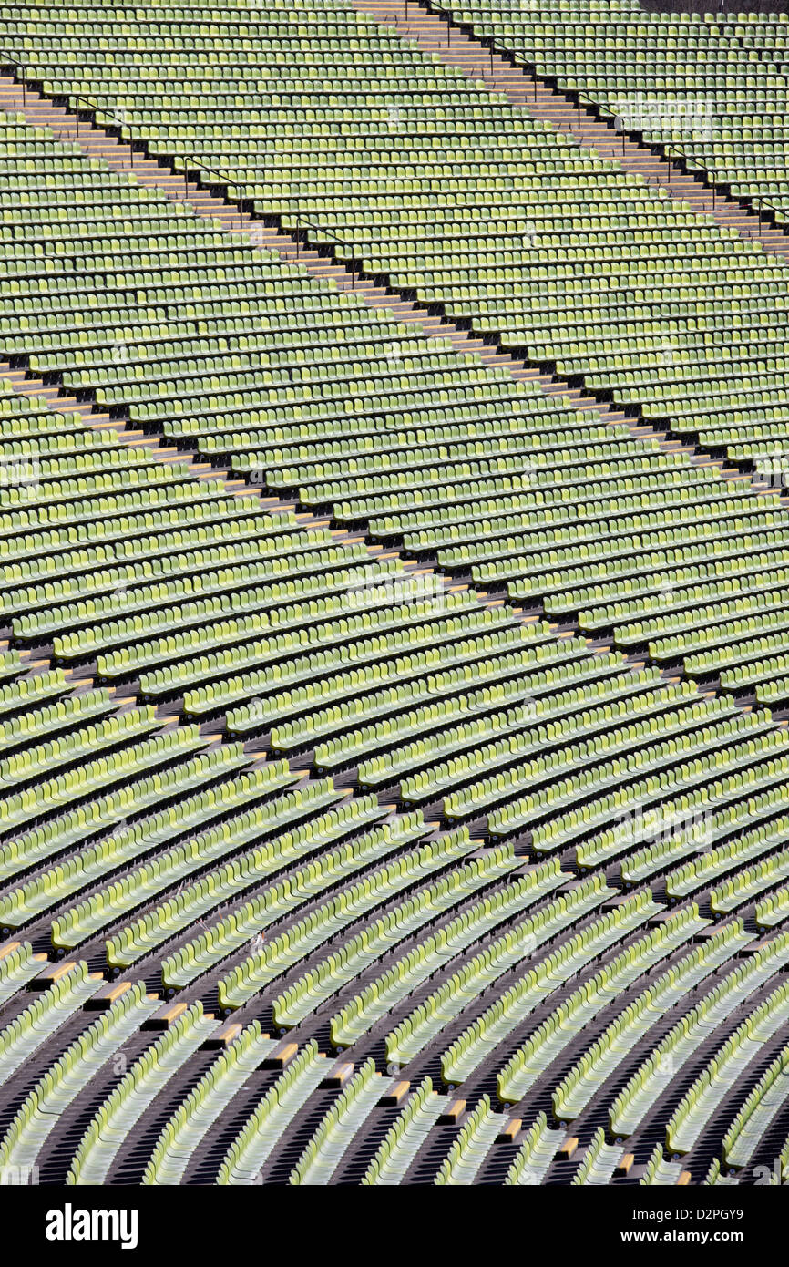 München, Olympiastadion Sitzreihen im Olympiapark Stockfotografie Alamy