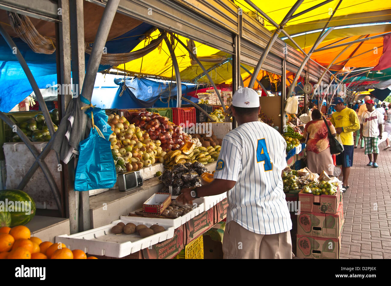 Bedeckt, schwimmenden Markt anzeigen Zutaten und Gemüse, Willemstad Curacao Stockfoto