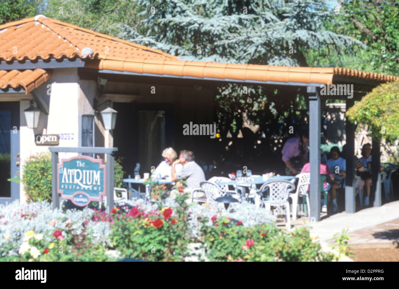 Das Atrium-Restaurant im Tlaquepaque shopping Village in Sedona, Arizona, USA. Stockfoto