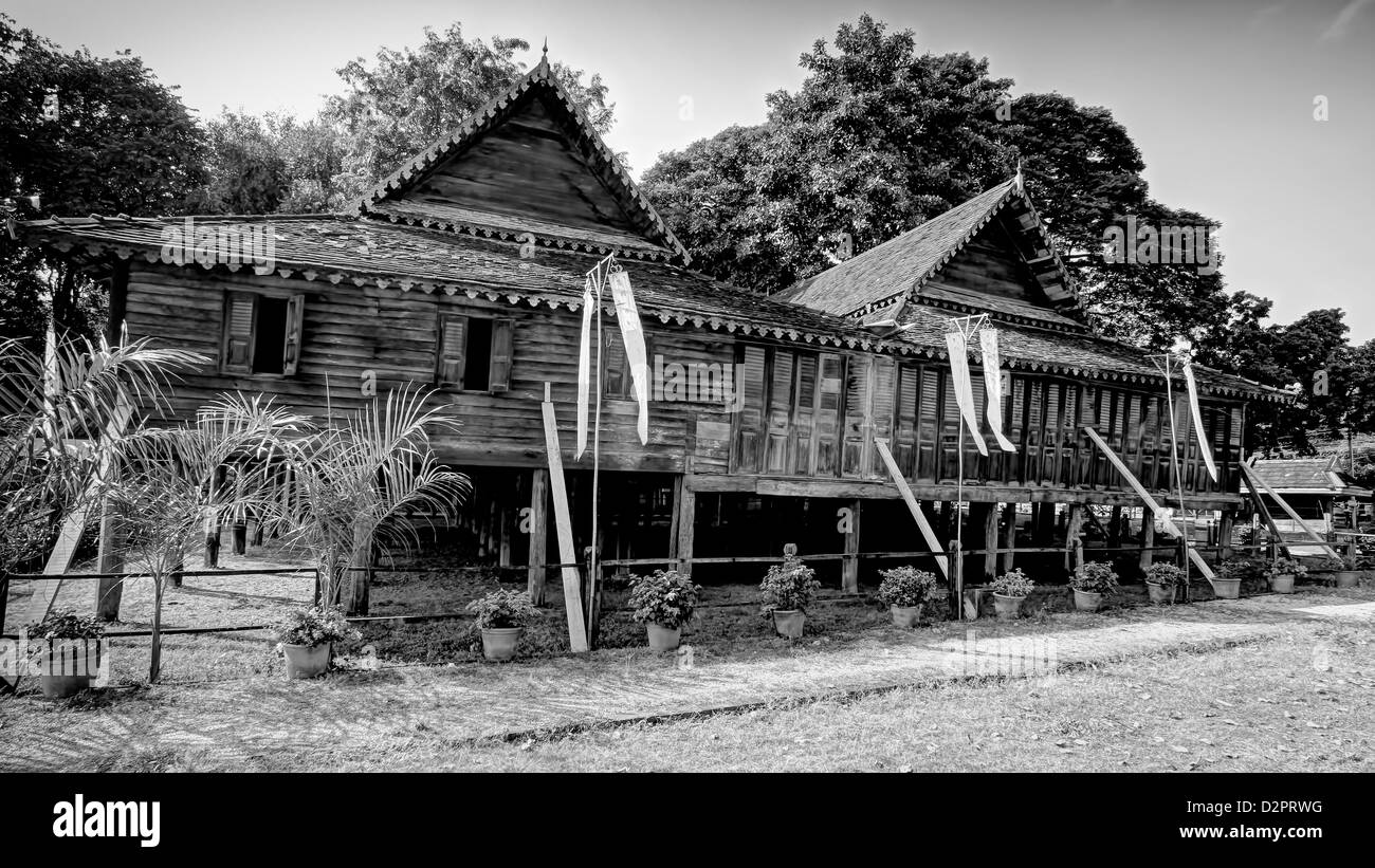 Älteste Lanna-Stil, Teak-Holz-Haus in Chiang Mai Stockfoto