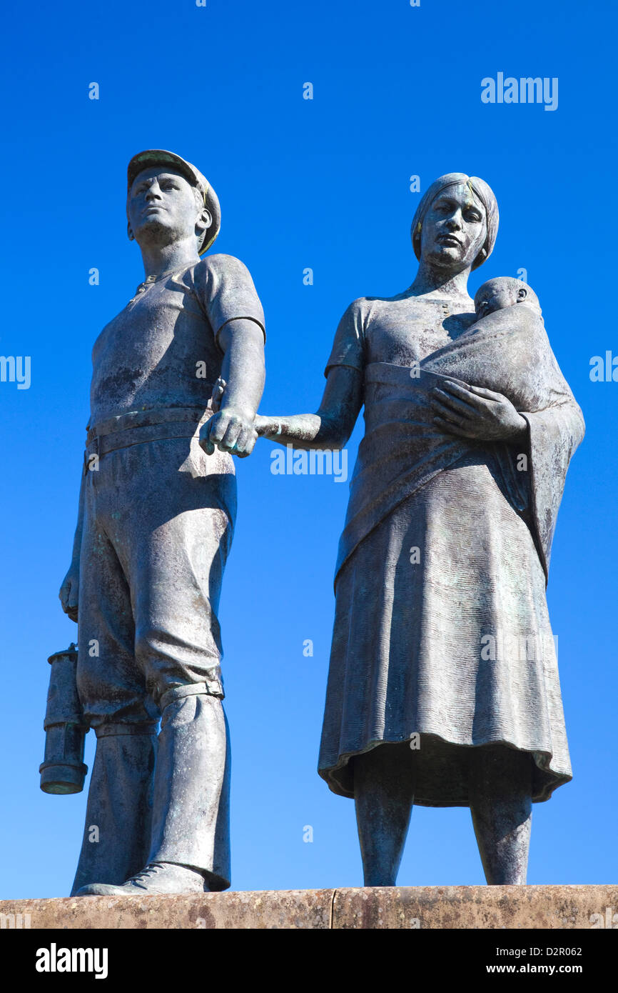 Bergmann Statue, Tonypandy, Rhondda Tal, Glamorgan, Wales, Vereinigtes Königreich, Europa Stockfoto