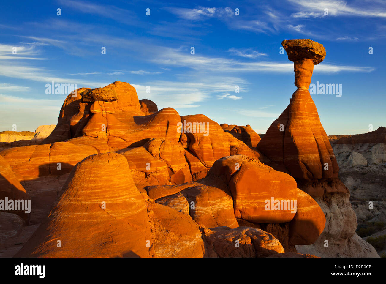 Fliegenpilz Paria Rimrocks bei Sonnenuntergang, in der Nähe von Grand Staircase-Escalante National Monument und Kanab, Utah, USA Stockfoto