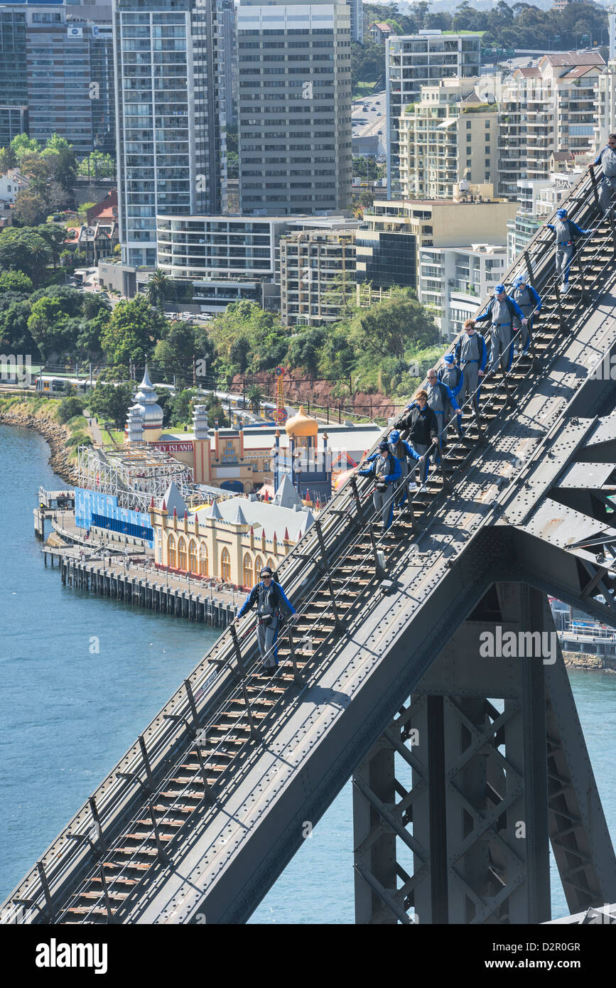 Menschen zu Fuß auf Sydney Harbour Bridge, Sydney, New South Wales, Australien, Pazifik Stockfoto