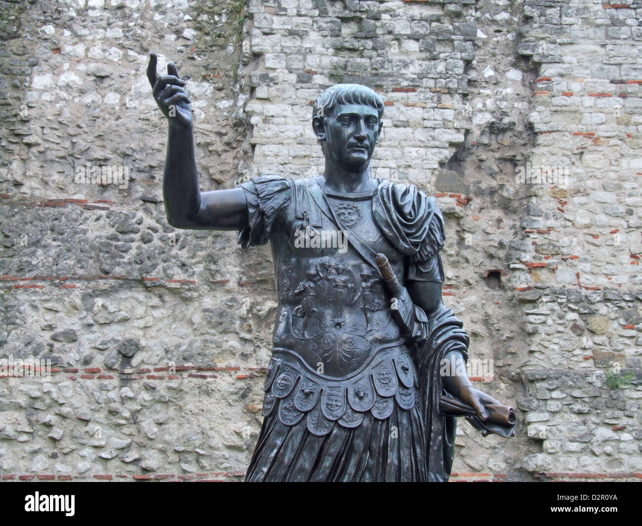 Römische Mauer, Tower of London, Statue von Trajan, London, England