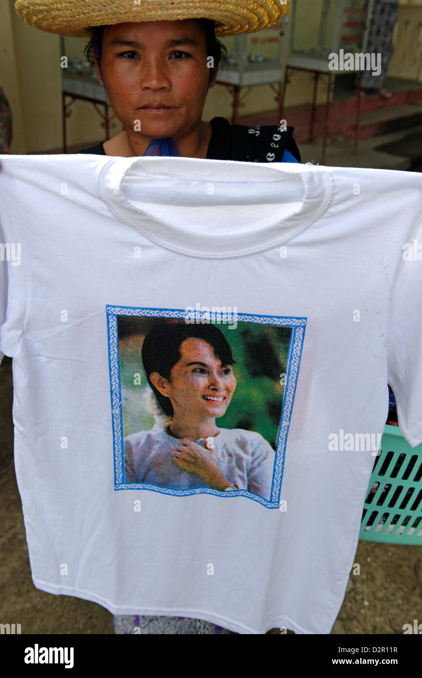 T-Shirt, verziert mit dem Porträt von Aung San Suu Kyi, birmanische Politikerin, zugesprochen Nobel Friedenspreis 1991, Myanmar Stockfoto
