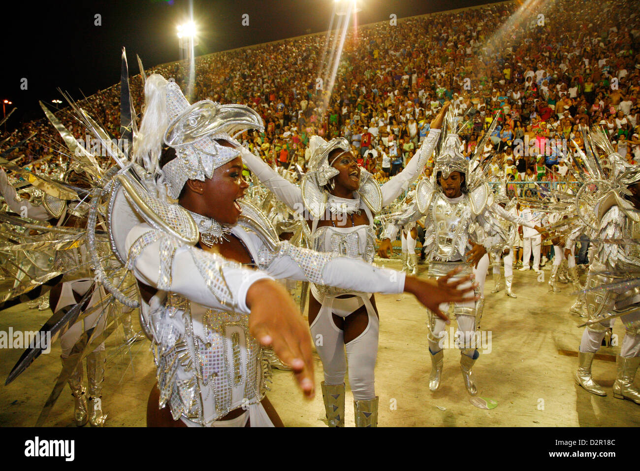 Karnevalsumzug in die Sambodrome, Rio De Janeiro, Brasilien, Südamerika Stockfoto Karnevalsumzug in die Sambodrome, Rio De Janeiro, Brasilien, Südamerika Stockfoto