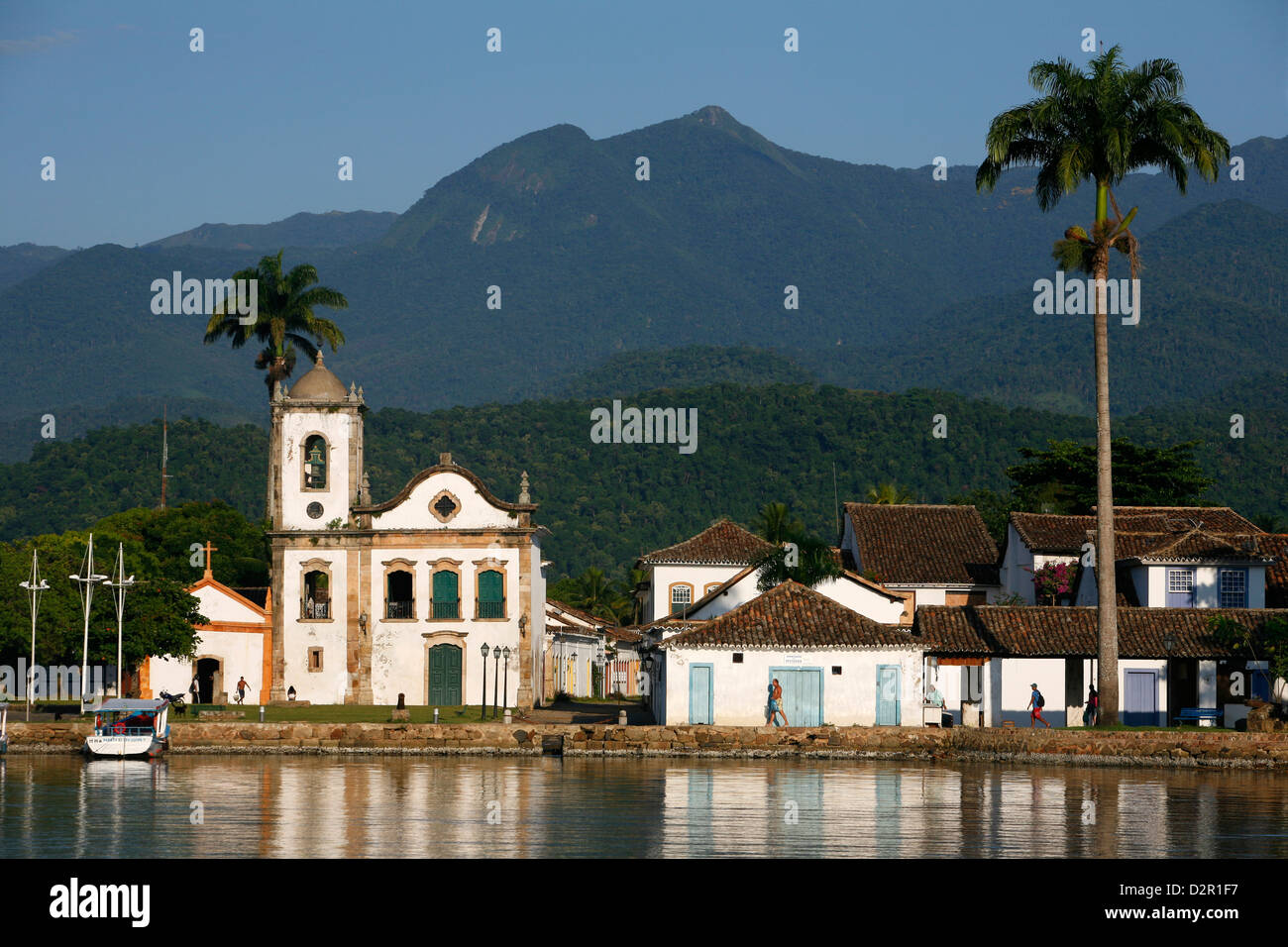 Blick über Santa Rita Kirche, Parati, Bundesstaat Rio De Janeiro, Brasilien, Südamerika Stockfoto Blick über Santa Rita Kirche, Parati, Bundesstaat Rio De Janeiro, Brasilien, Südamerika Stockfoto