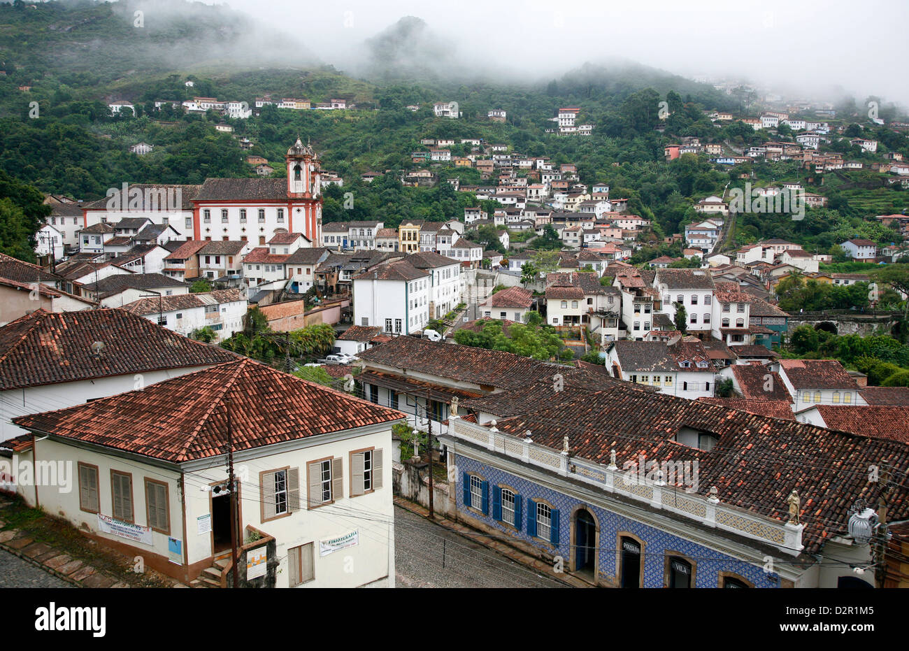 Ein Blick über die Stadt von Ouro Preto, UNESCO-Weltkulturerbe, Minas Gerais, Brasilien, Südamerika Stockfoto Ein Blick über die Stadt von Ouro Preto, UNESCO-Weltkulturerbe, Minas Gerais, Brasilien, Südamerika Stockfoto