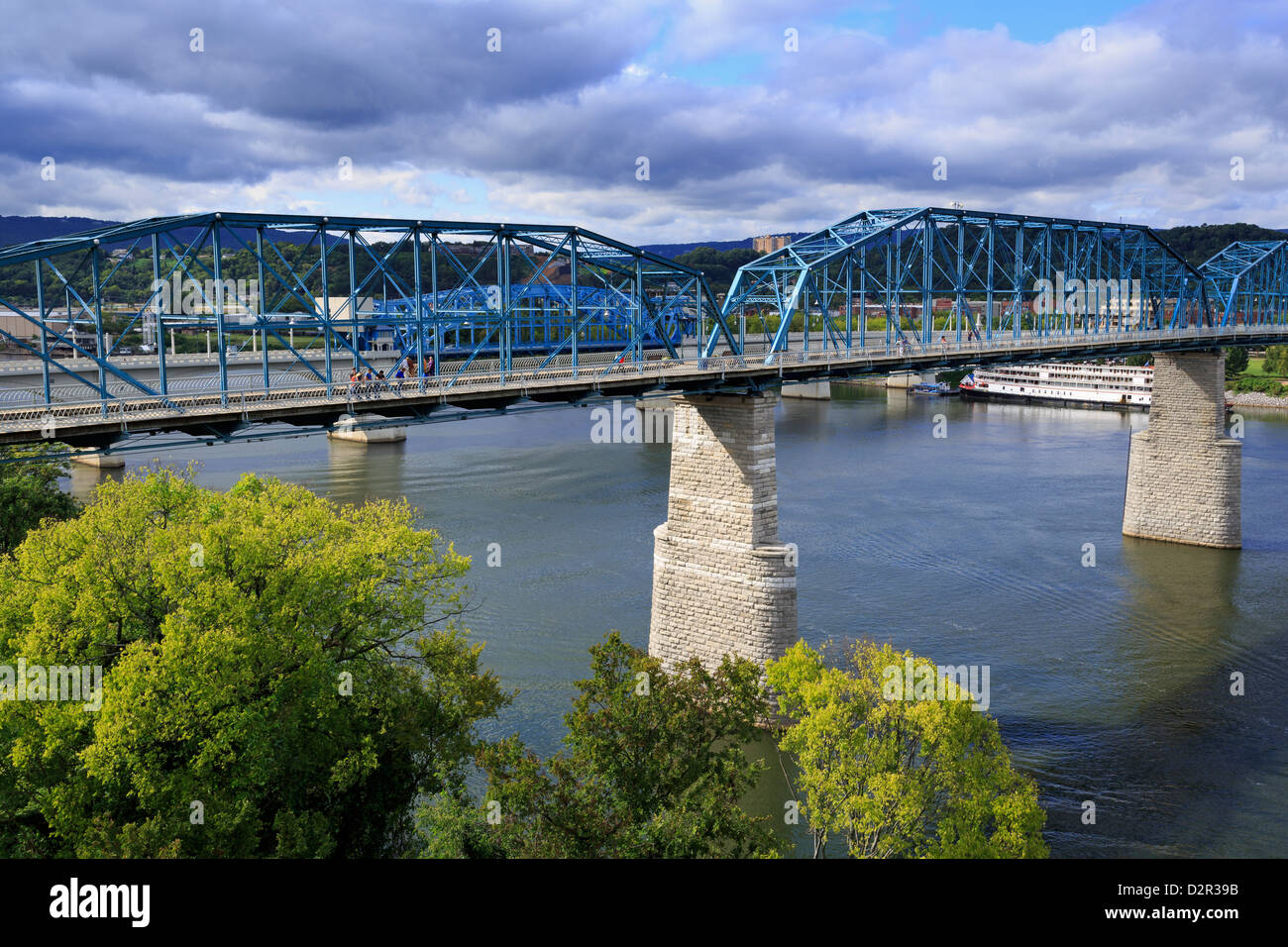 Walnut Street Fußgängerbrücke über den Tennessee River, Chattanooga, Tennessee, Vereinigte Staaten von Amerika, Nordamerika Stockfoto