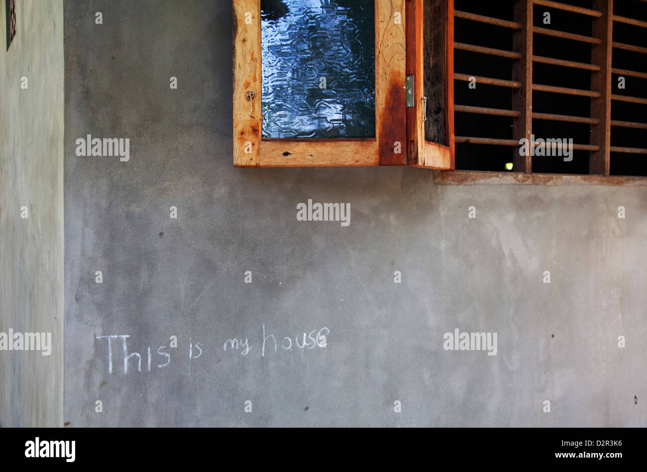Kreide Schild an einem Haus in Mararikulam, Kerala, Indien, Asien Stockfoto