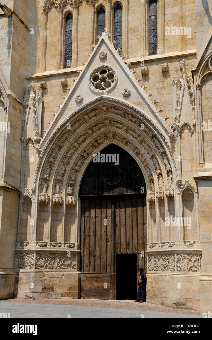 Eingang zur Cathedrale Saint Andre (St. Andrews Cathedral), Bordeaux, Gironde, Aquitanien, Frankreich Stockfoto