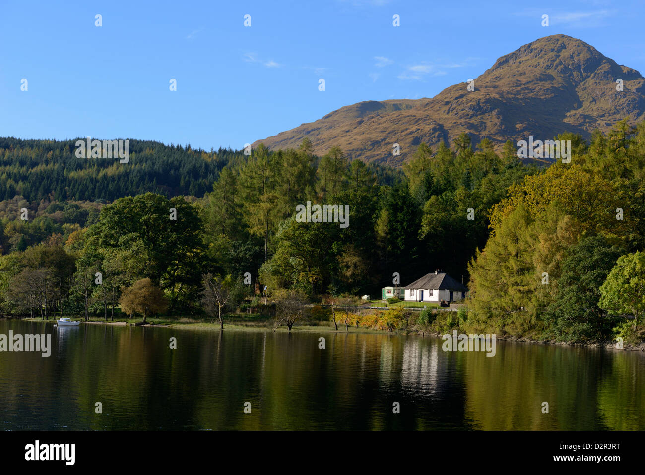 Am Wasser Ferienhaus, Inveruglas, Loch Lomond, Stirling, Schottland, Vereinigtes Königreich, Europa Stockfoto