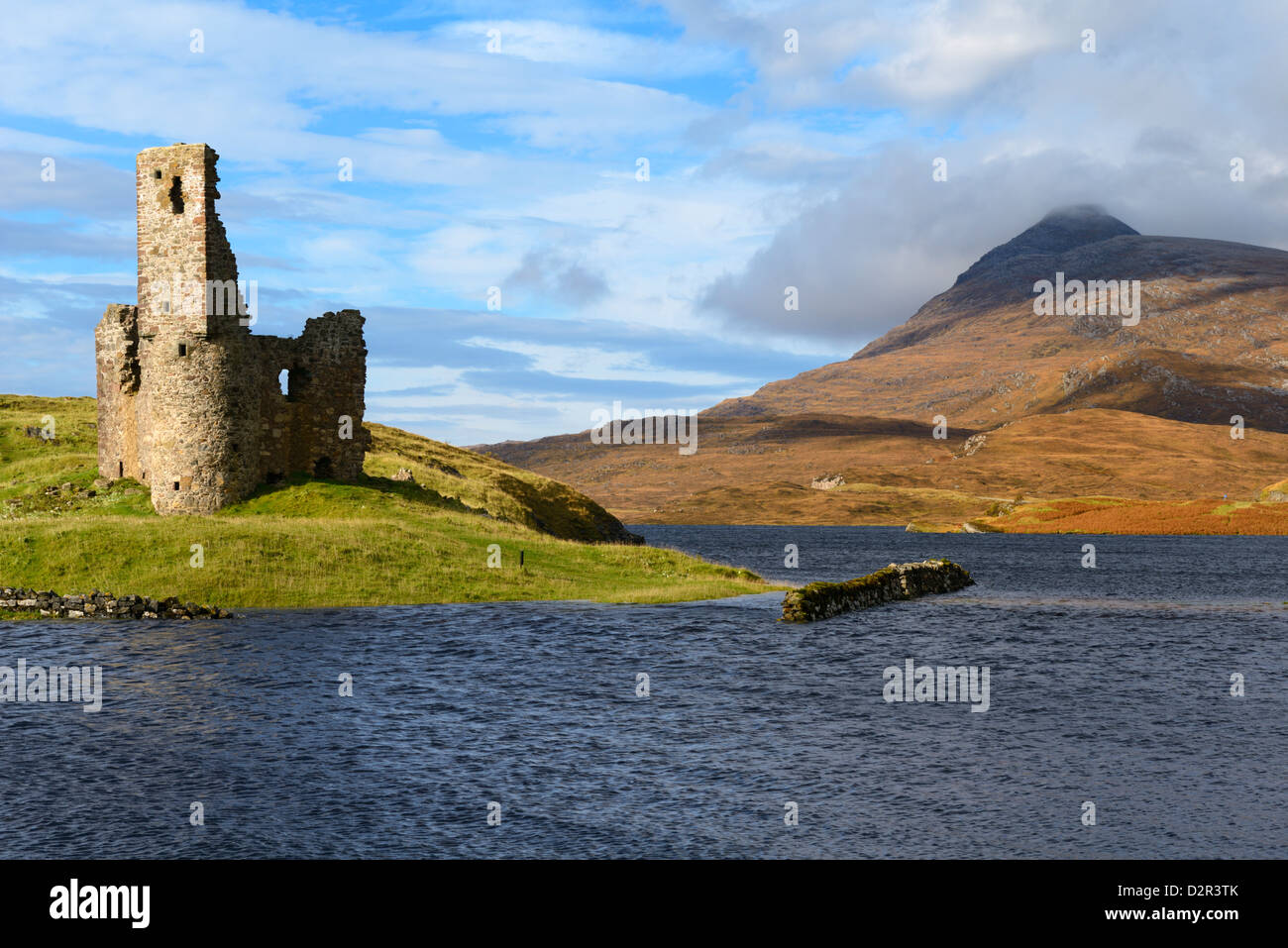 Ardvreck Castle und Loch Assynt, Sutherland, North West Highlands, Schottland, Vereinigtes Königreich, Europa Stockfoto
