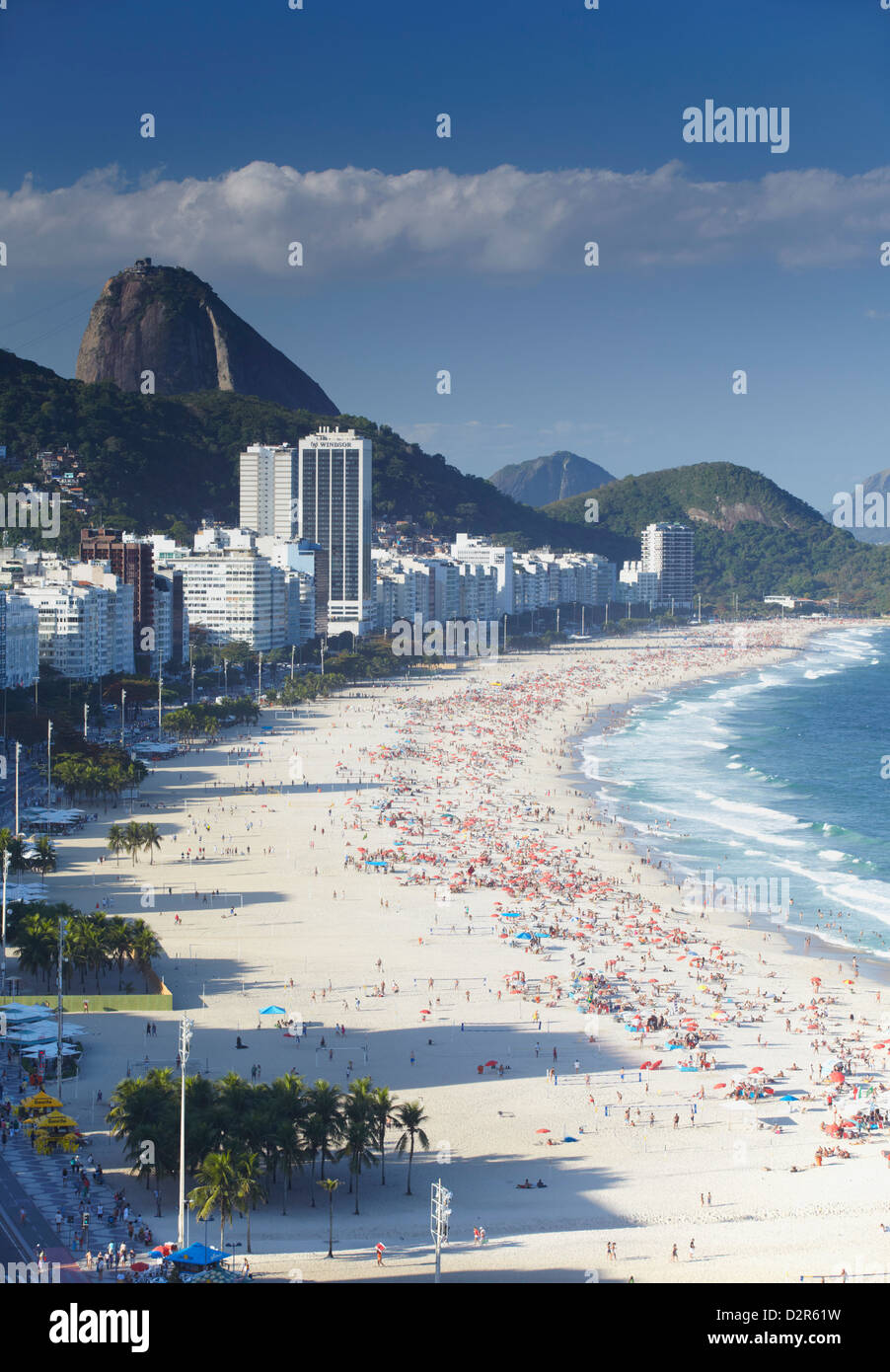 Blick auf Copacabana Beach, Rio De Janeiro, Brasilien, Südamerika Stockfoto