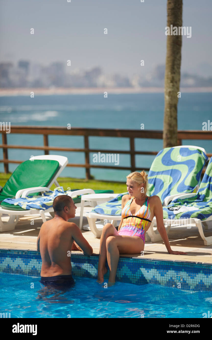 Paar entspannenden Pool im Sheraton Hotel, Rio De Janeiro, Brasilien, Südamerika Stockfoto