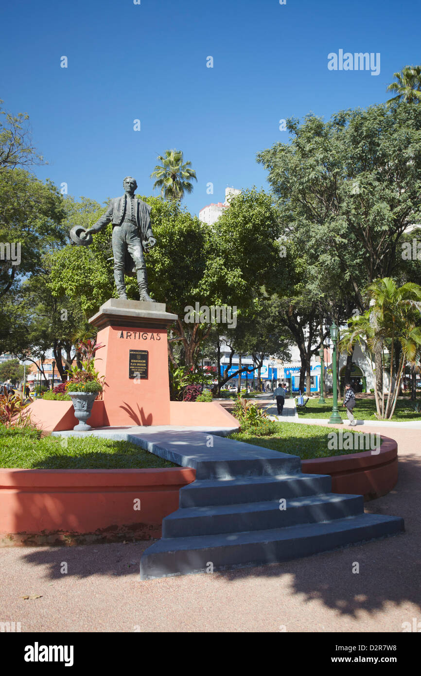 Statue von Jose Gervasio Artigas in Plaza Uruguaya, Asuncion, Paraguay, Südamerika Stockfoto