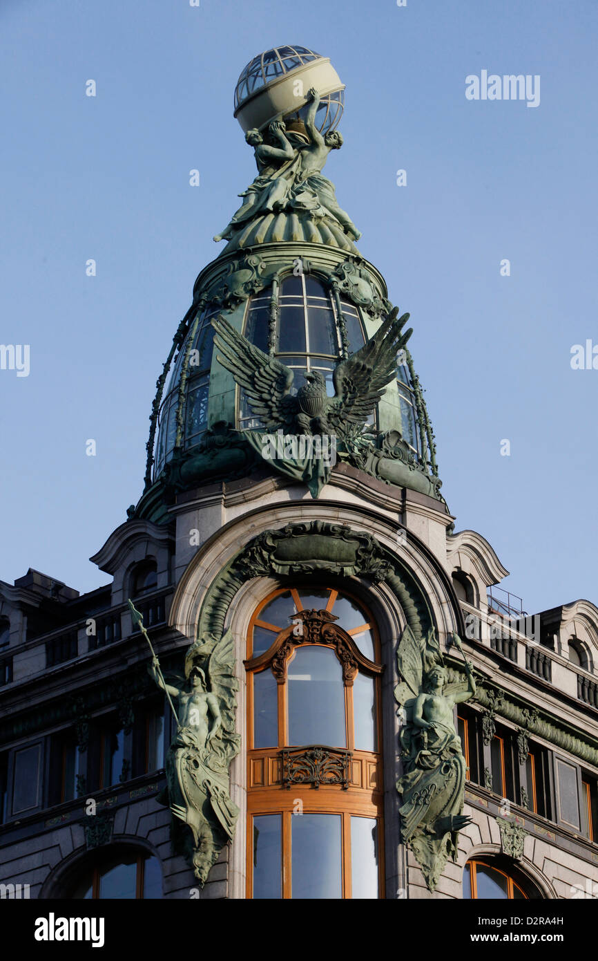 Kuppel auf der Oberseite Singer Building, St. Petersburg, Russland, Europa Stockfoto