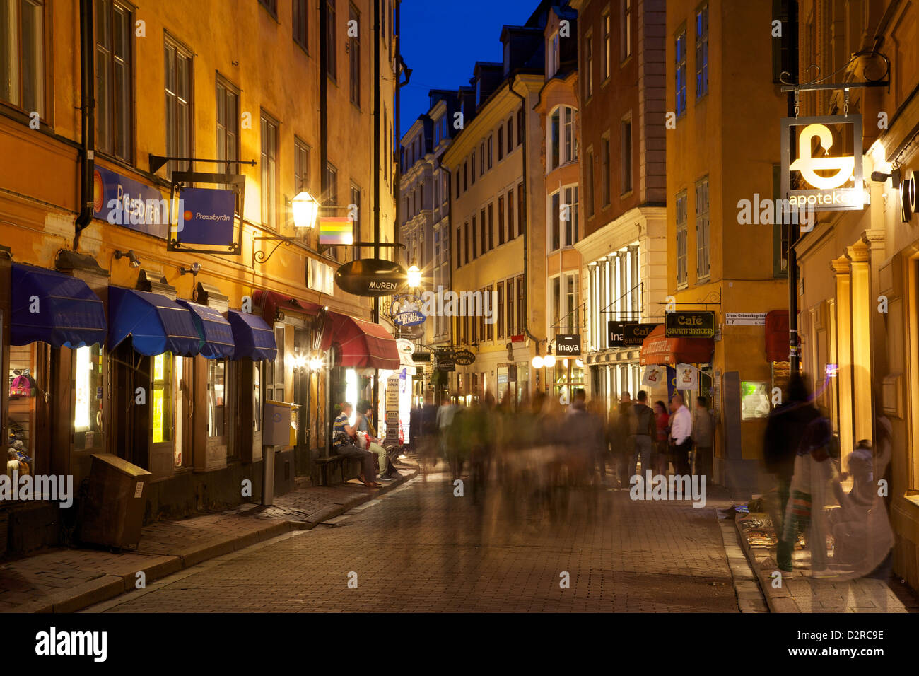 Belebte Straße in der Abenddämmerung, Gamla Stan, Stockholm, Schweden, Europa Stockfoto