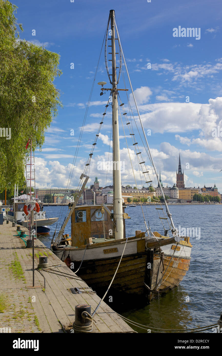 City Skyline und Segeln Schiff aus Norr Malarstrand, Kungsholmen, Stockholm, Schweden, Europa Stockfoto