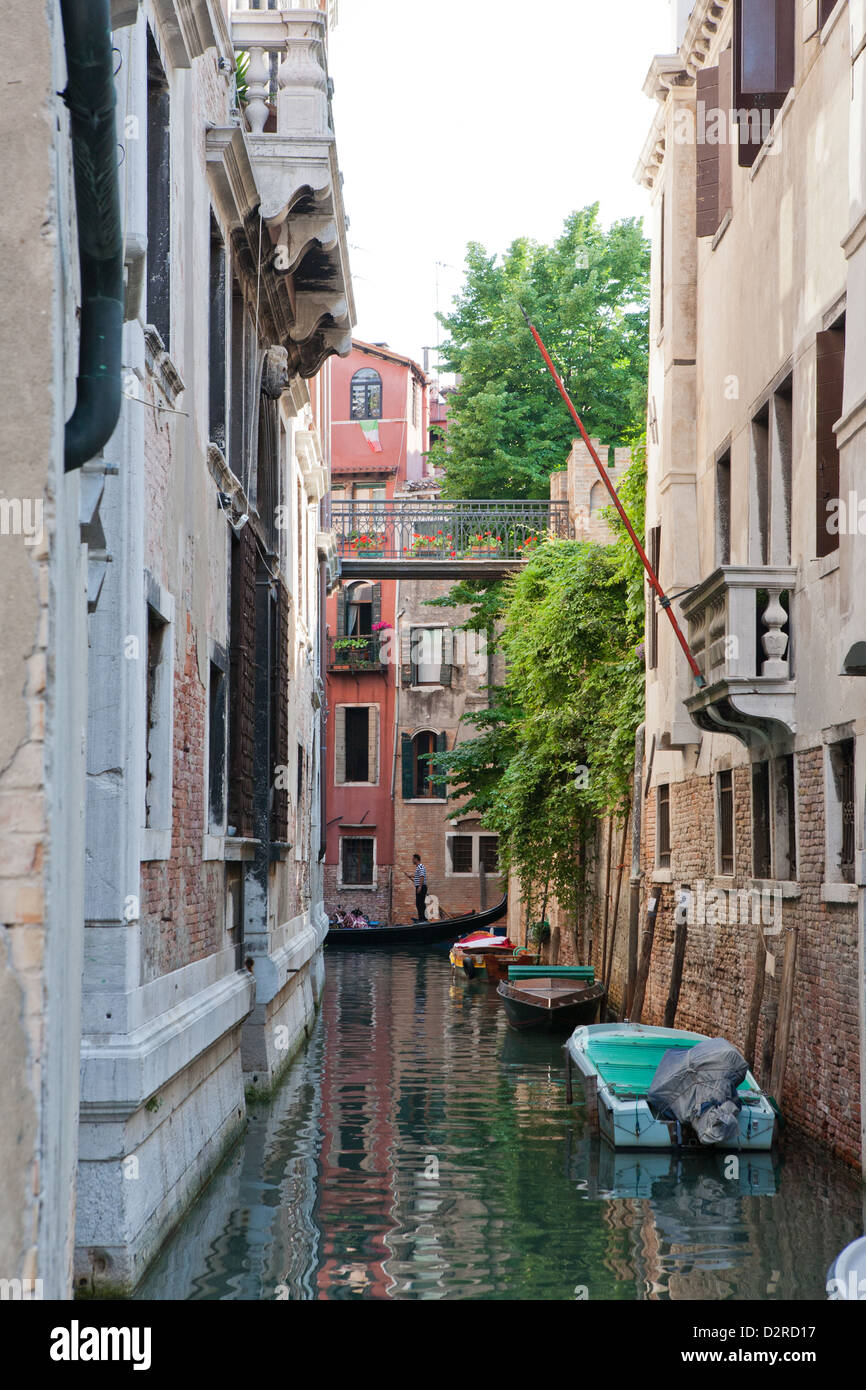 Farbfoto der Gondoliere in Venedig, Italien Stockfoto