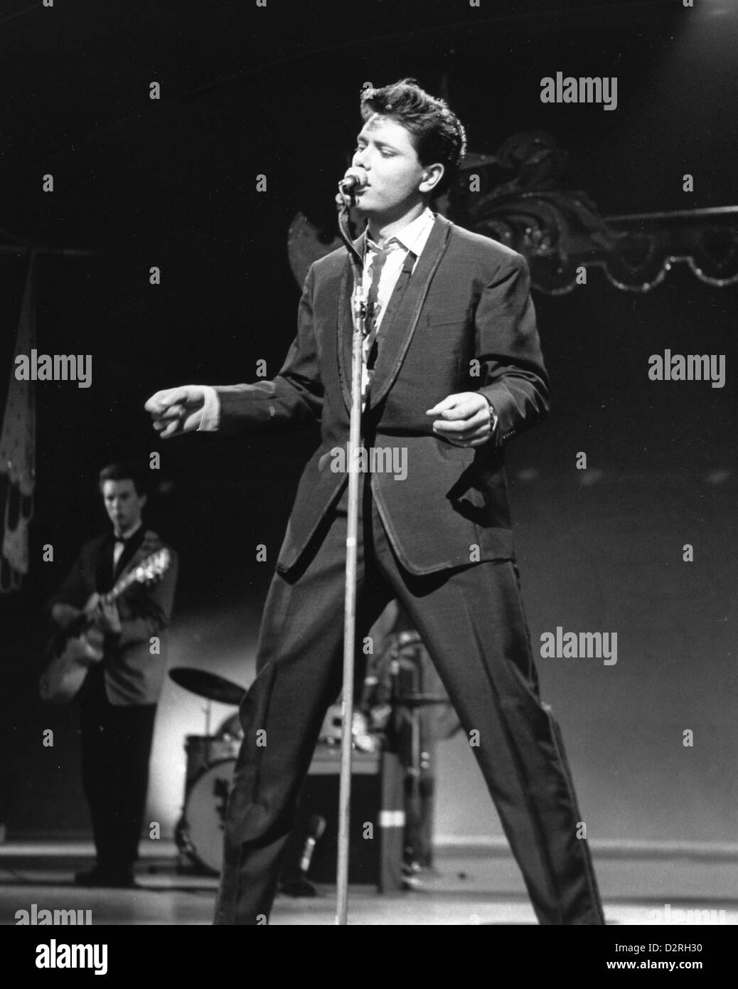 CLIFF RICHARD und die Shadows auf ATV ist Sonntag Nacht im London Palladium im Januar 1960 Stockfoto