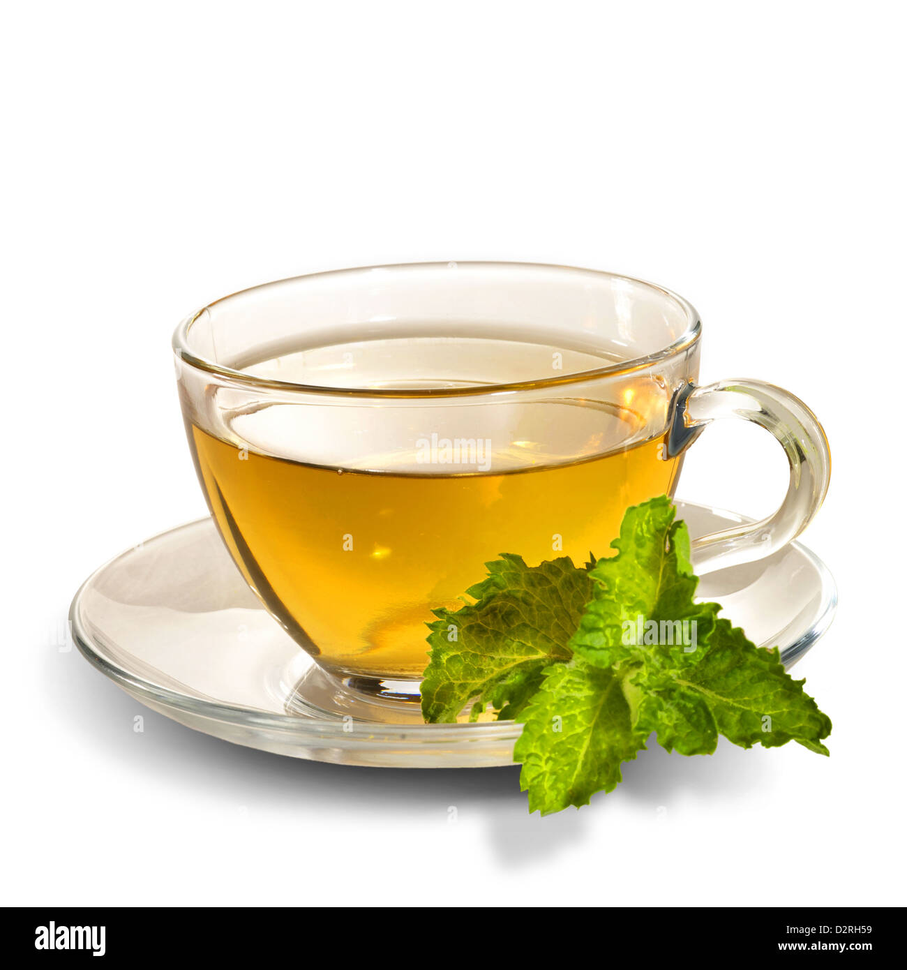 Зеленый чай мочегонный или нет. Чай. Зеленый чай. Зеленый чай на белом фоне. Кружка чай.