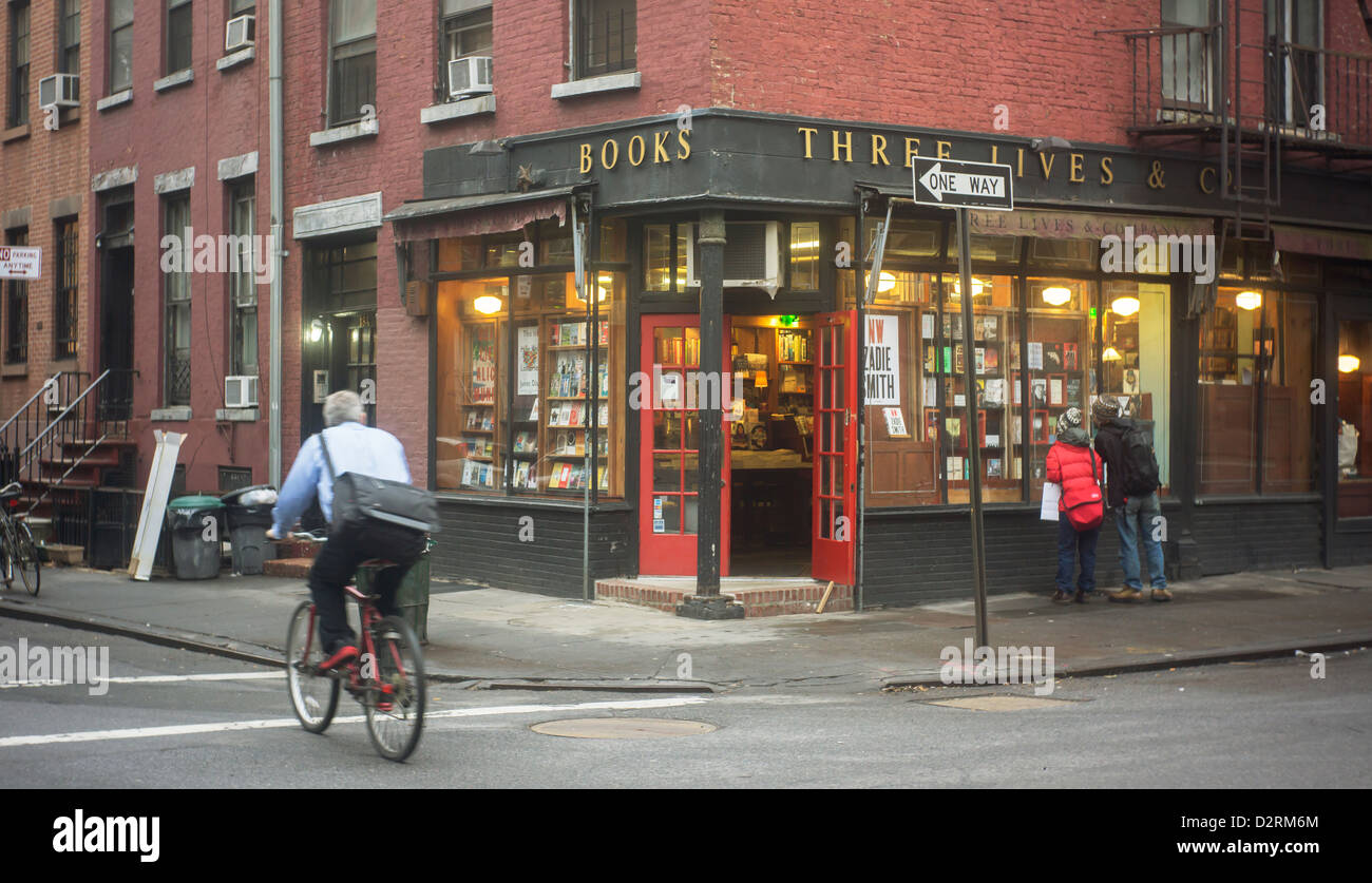 Drei Leben und Gesellschaft, einer unabhängigen Buchhandlung ist im Stadtteil Greenwich Village in New York gesehen. Stockfoto