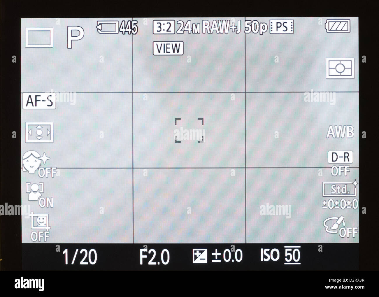 Sony Cyber-Shot RX1 Vollformat-Digitalkamera. Hinteren LCD-Bildschirm zeigt Einstellungen und Rechtsstaatlichkeit Drittel Rasterlinien. Stockfoto