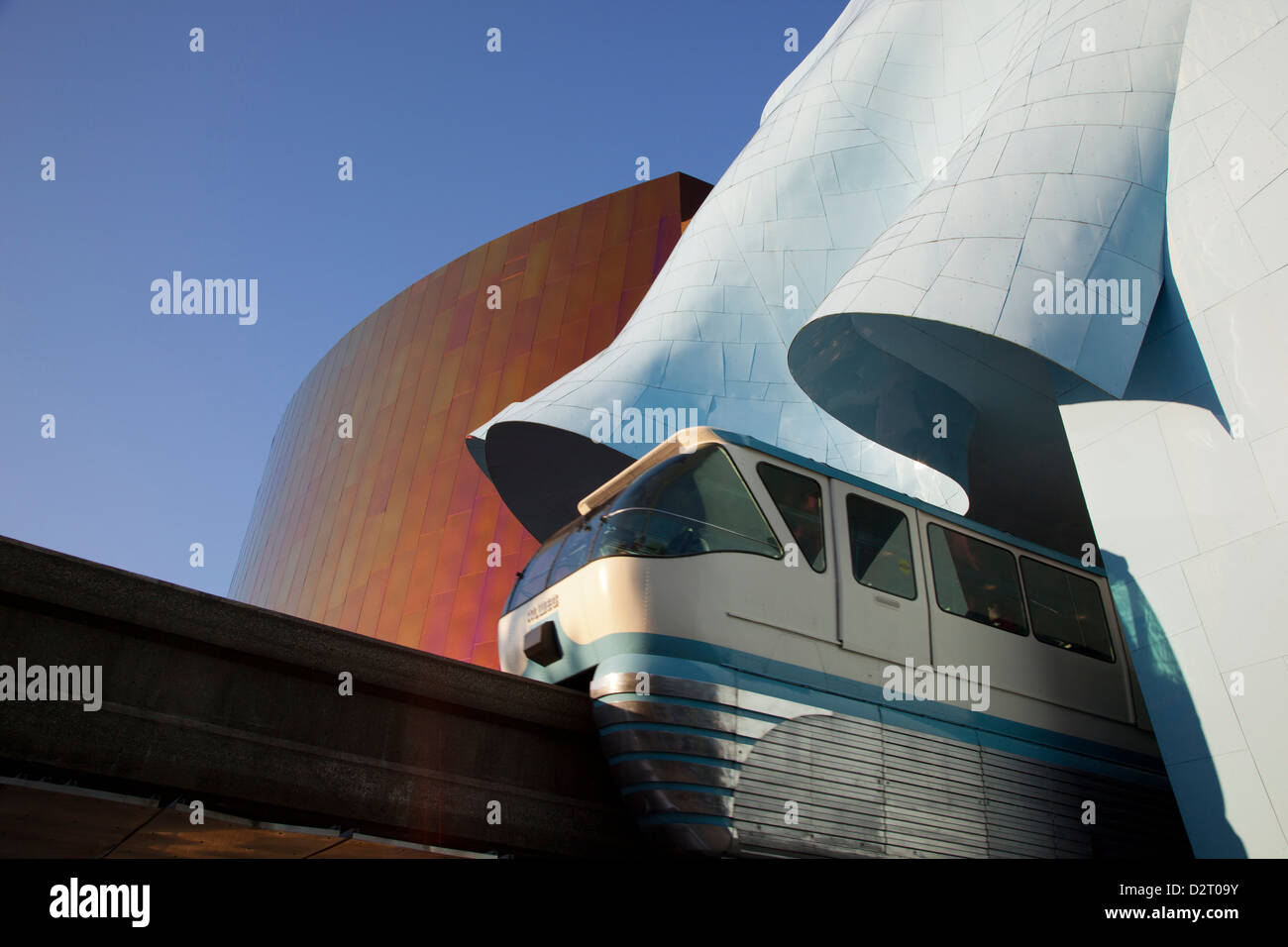 WA, Seattle, Seattle Center, Monorail und Experience Music Project Stockfoto