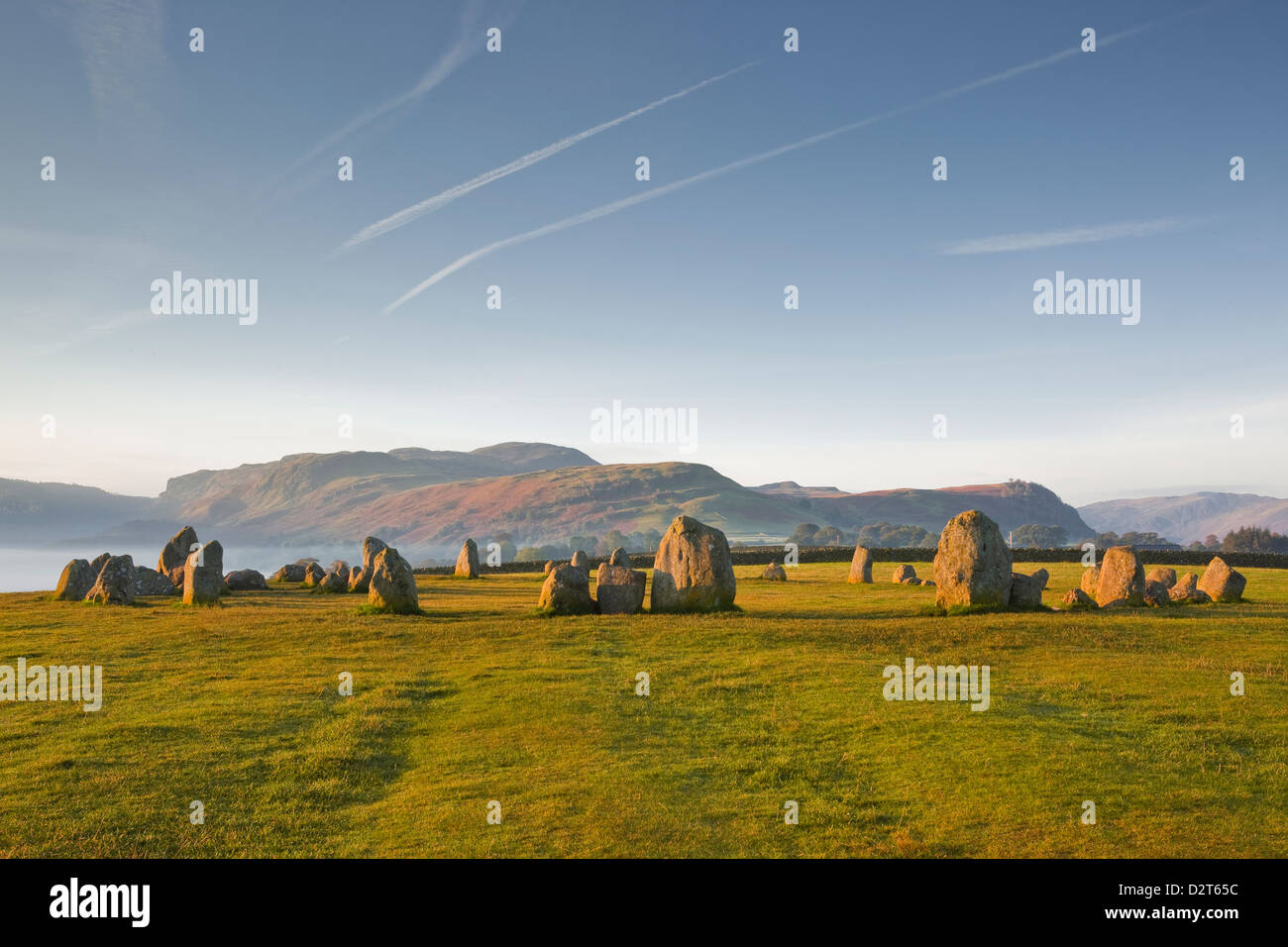 Castlerigg Steinkreis in der Morgendämmerung in den Lake District National Park, Cumbria, England, Vereinigtes Königreich, Europa Stockfoto