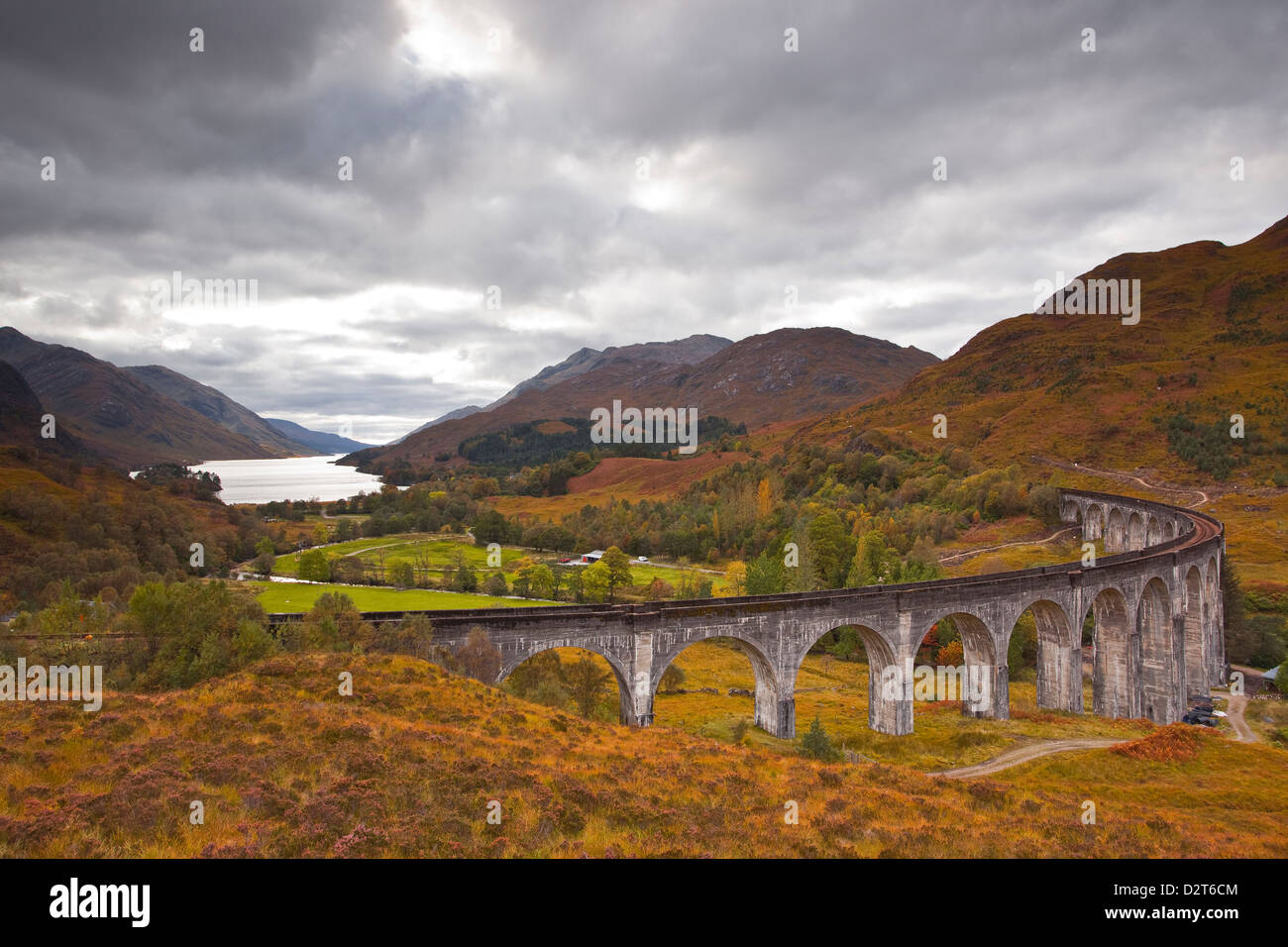 Der herrliche Glenfinnan-Viadukt in die schottischen Highlands, Argyll und Bute, Schottland, Vereinigtes Königreich, Europa Stockfoto