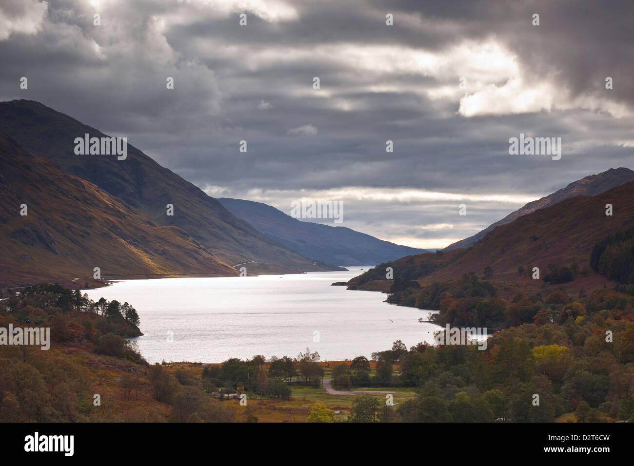 Loch Shiel unter schwere Gewitterwolken, Argyll and Bute, Scotland, Großbritannien, Europa Stockfoto