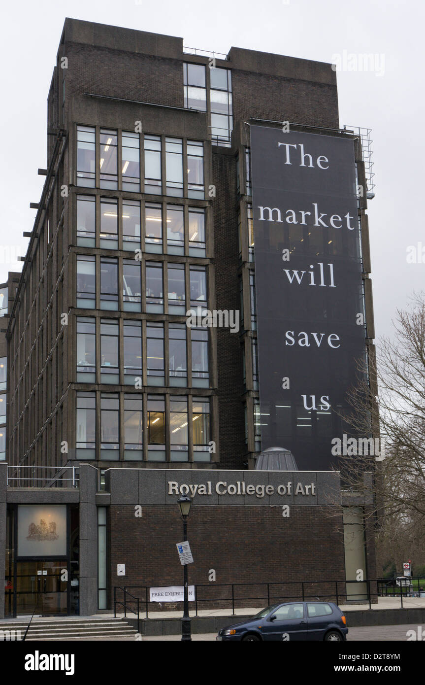"Der Markt wird sparen uns" Banner von Bill Balaskas auf der Seite der RCA in London. Stockfoto
