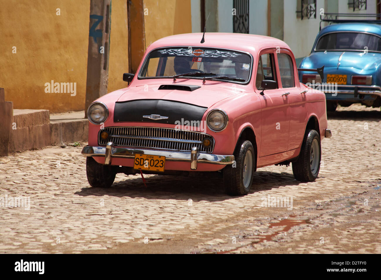 Oldtimer auf Straße in Trinidad, Kuba, Westindische Inseln, Karibik, Mittelamerika im März Stockfoto