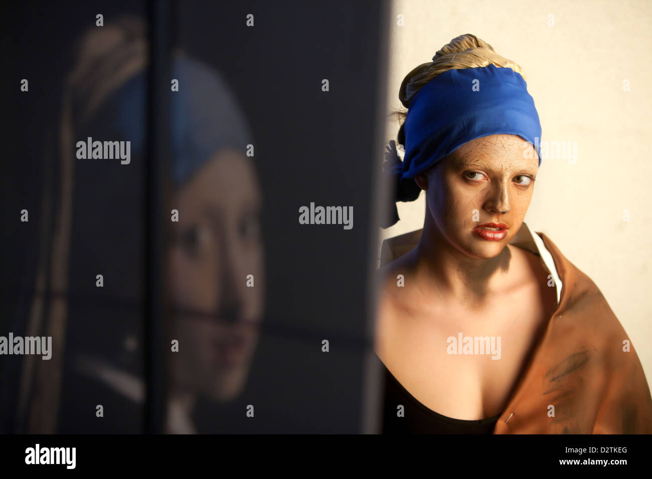 Schauspielerin gemalt und verkleidet als Mädchen mit dem Perlenohrring Malers Johannes Vermeer. Stockfoto