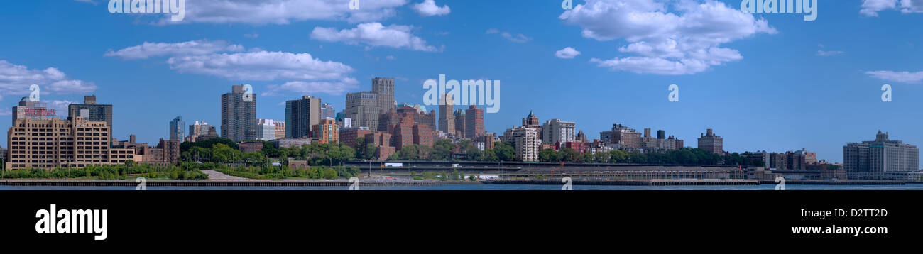 Ein Panorama von Brooklyn, entnommen aus der South Street Seaport in Manhattan, New York Stockfoto