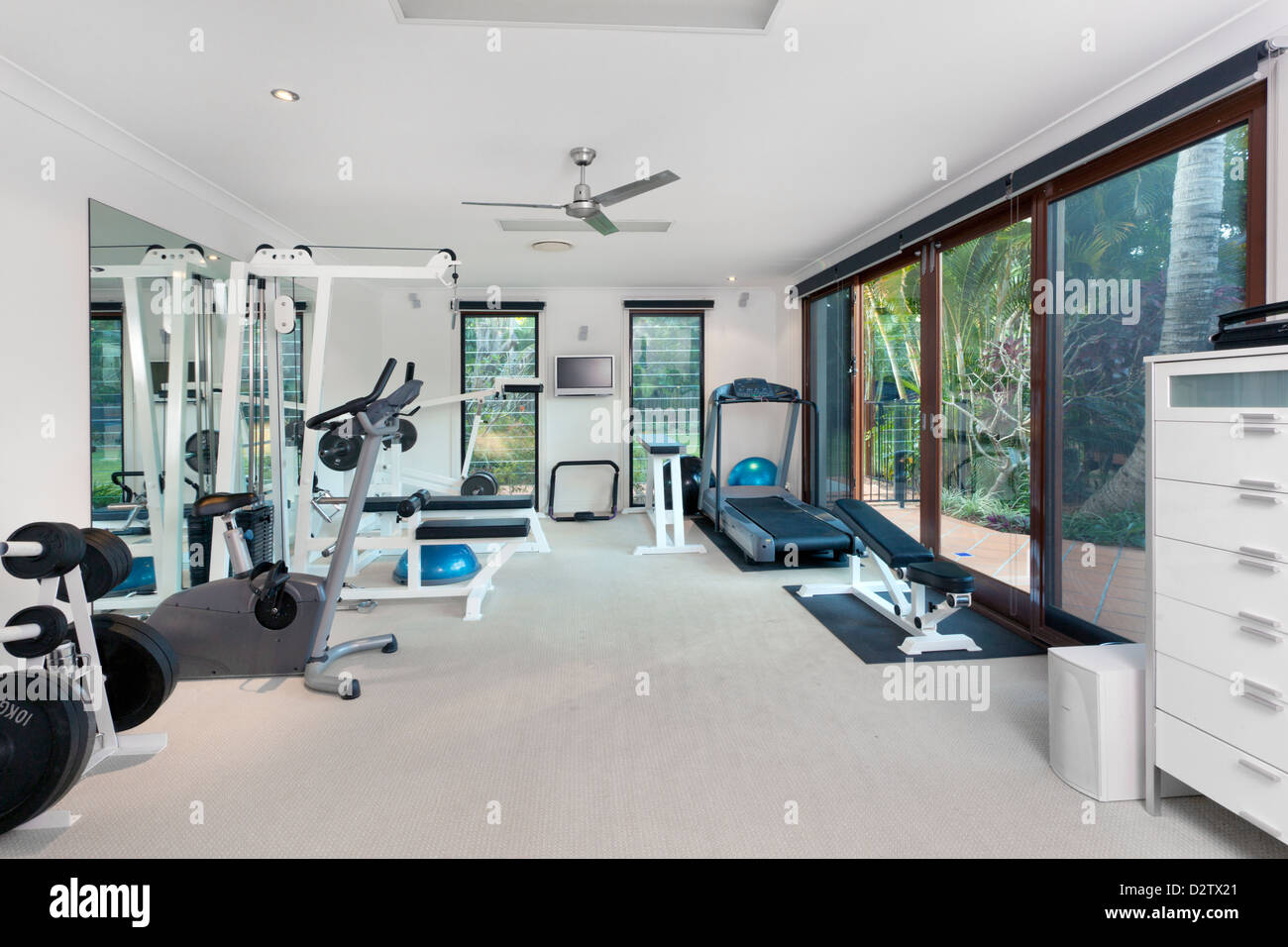 Privates Fitness-Studio in Luxus-Haus Stockfoto