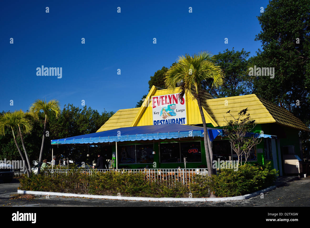 Bunt angemalt außerhalb von einem lokalen Restaurant. Key Largo, Florida, USA. Stockfoto