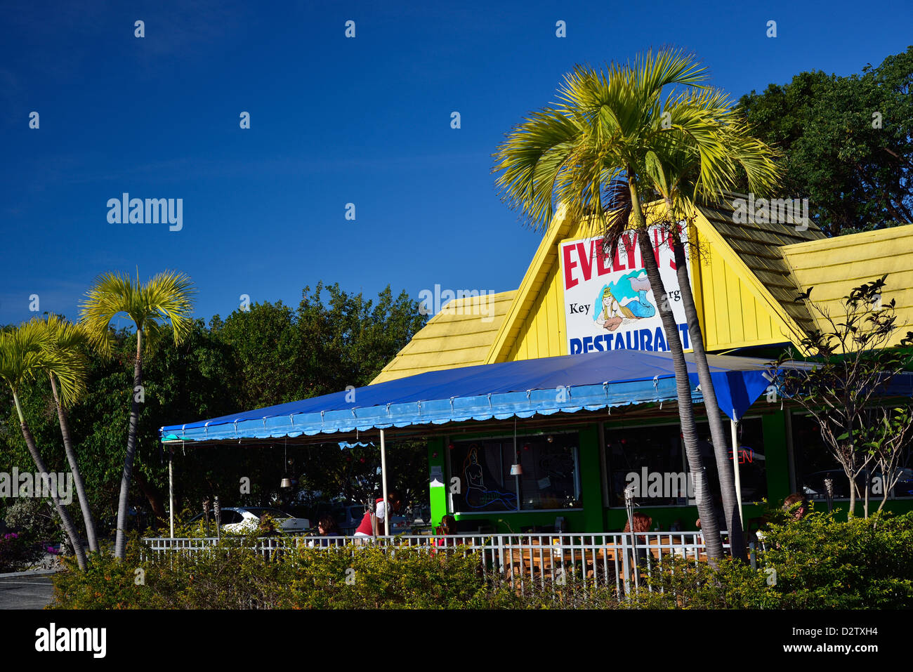 Bunt angemalt außerhalb von einem lokalen Restaurant. Key Largo, Florida, USA. Stockfoto