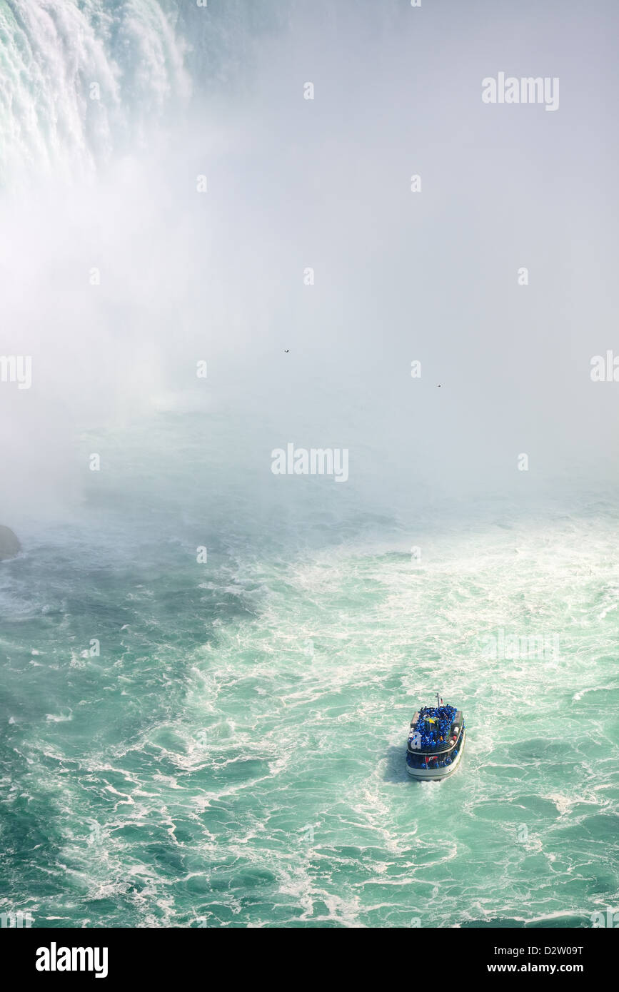 Boot und Horseshoe Falls von den Niagarafällen entfernt Stockfoto