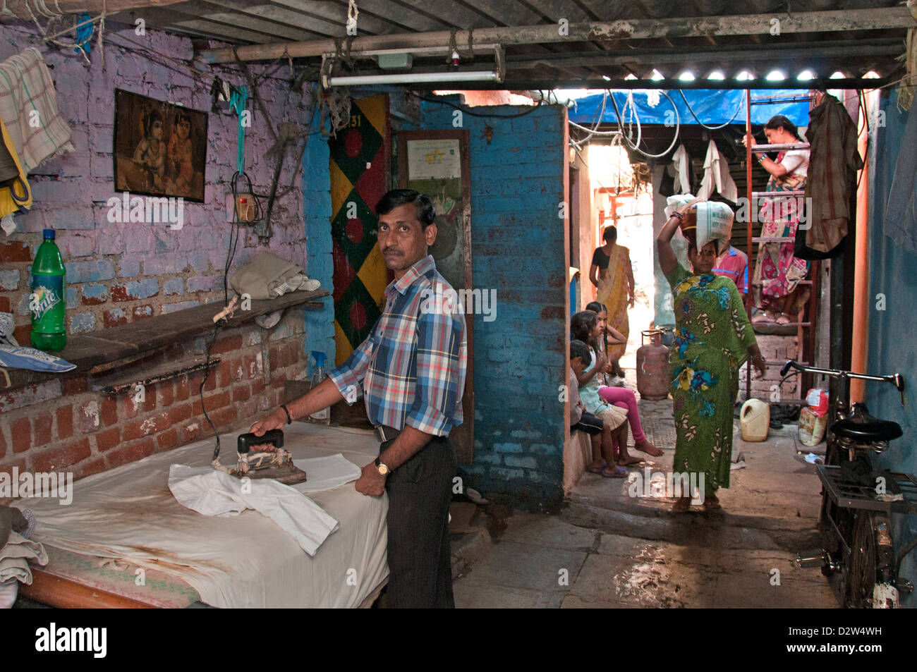 Mumbai (Bombay)-Slum in der Nähe von Colaba und World Trade Center Indien Stockfoto