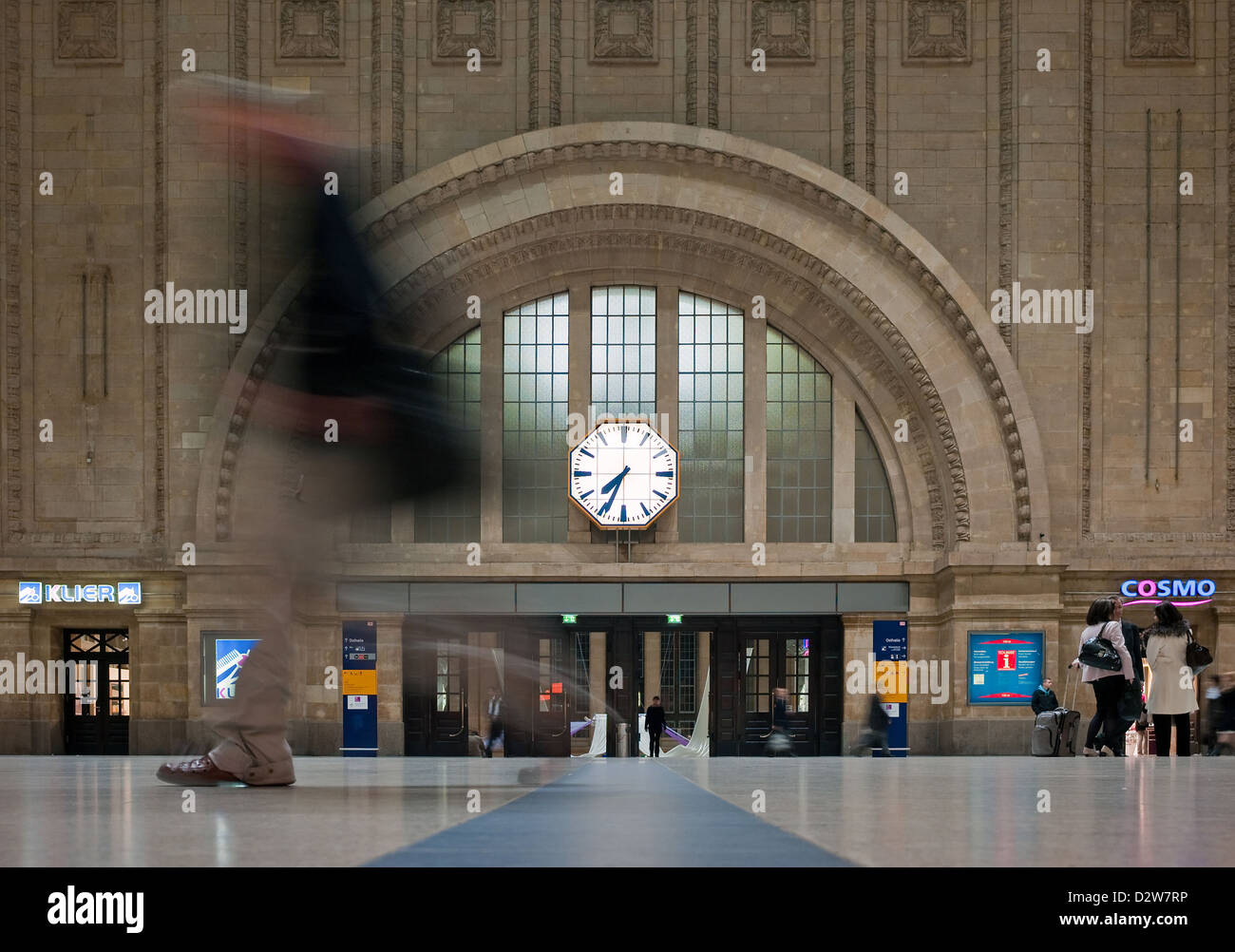 Leipzig, Deutschland, der Haupthalle im Leipziger Bahnhof Stockfoto