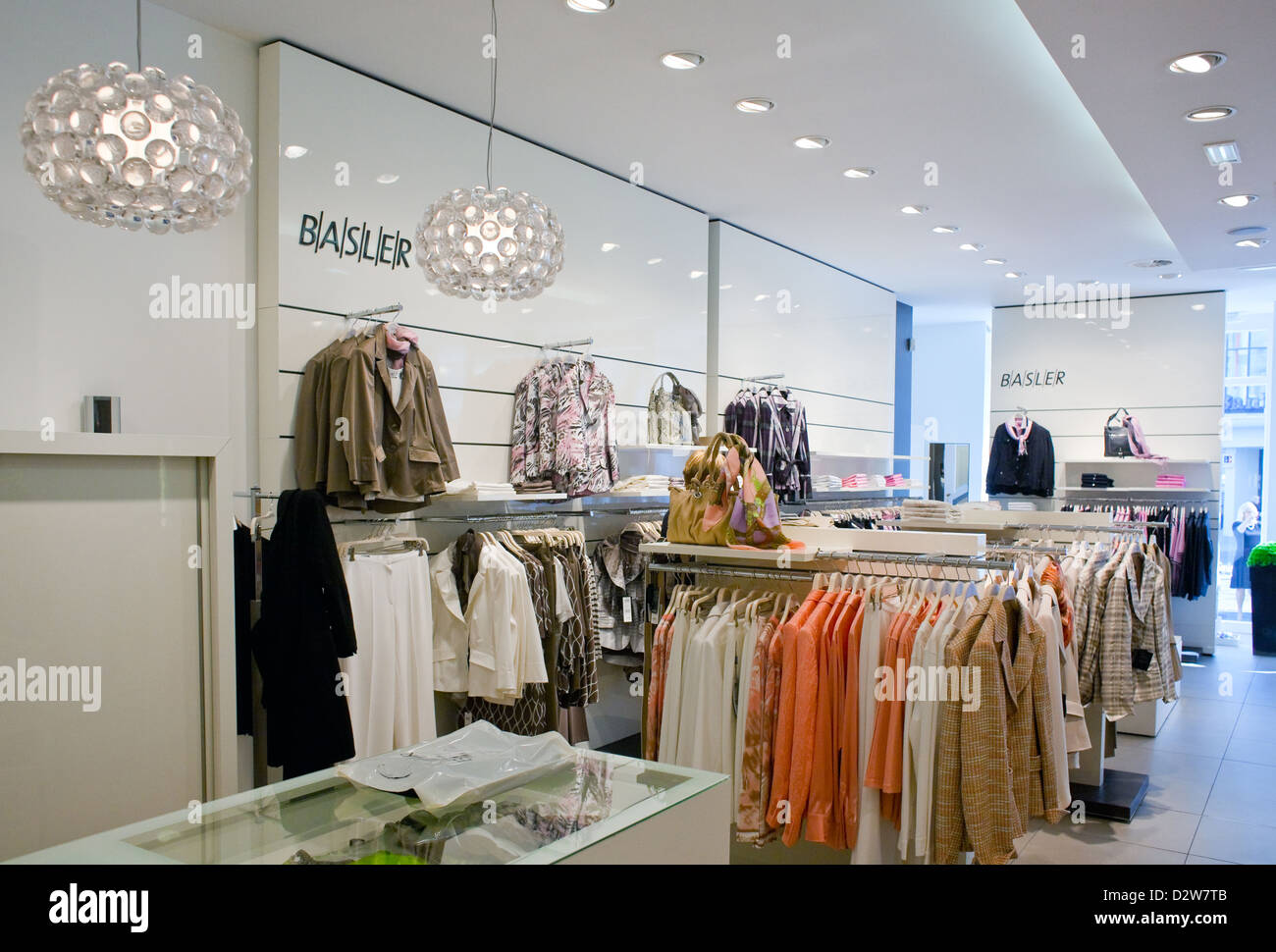 Berlin, Deutschland, Basler-Fashion-Store in Steglitz Stockfotografie -  Alamy