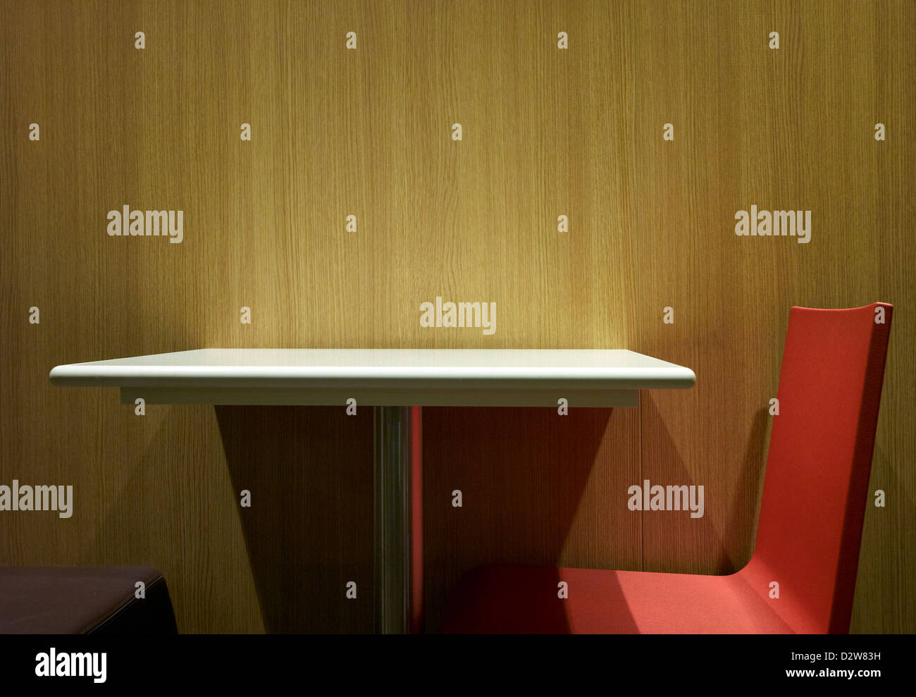 Berlin, Deutschland, Triste Sitzplatz in einem Fastfood restaurant Stockfoto