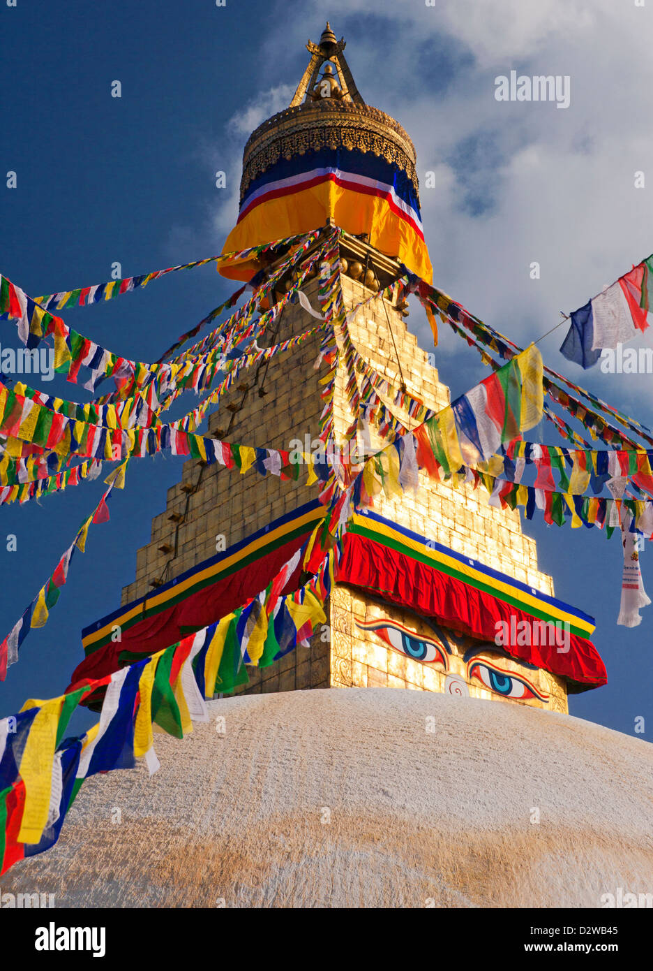 Buddhistische Stupa von Boudhanath in Kathmandu, Nepal ist das größte Stupa der Welt. Stockfoto