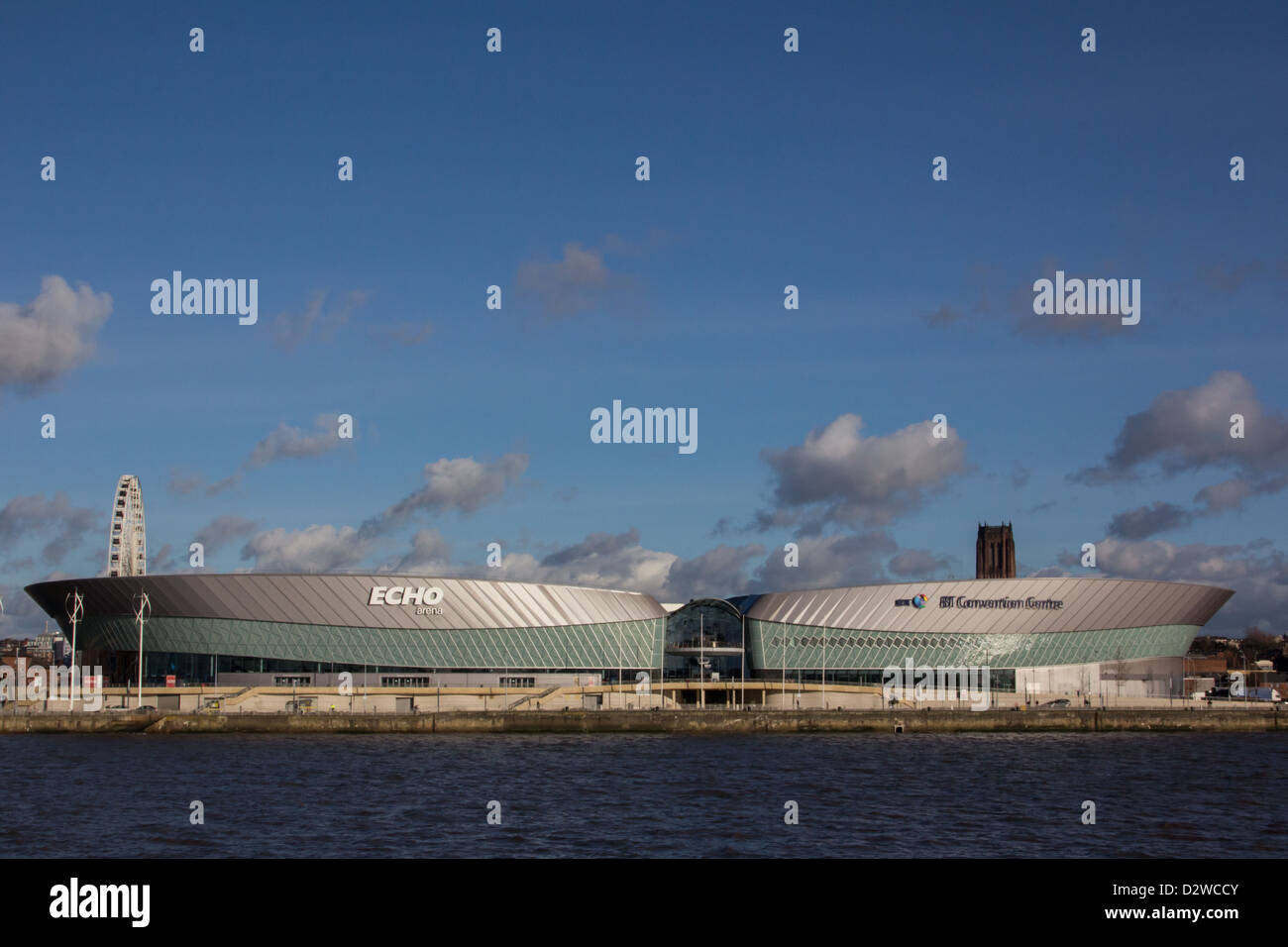 Der Echo-Arena befindet sich in Liverpool, England auf den ehemaligen König Hafengebiet. Stockfoto