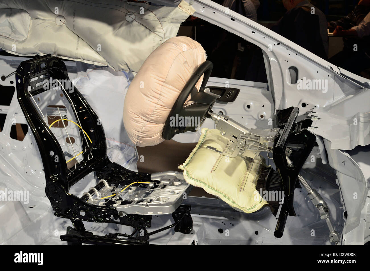 Auto safety systems (vorne und mit Kopfairbags) - Auto (FORD Mondeo II, 2013). Stockfoto